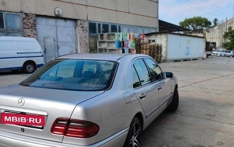 Mercedes-Benz E-Класс, 1998 год, 650 000 рублей, 13 фотография