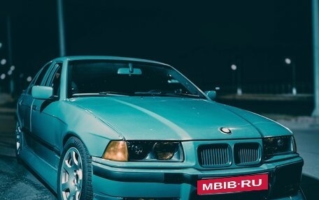 BMW 3 серия, 1992 год, 960 000 рублей, 13 фотография
