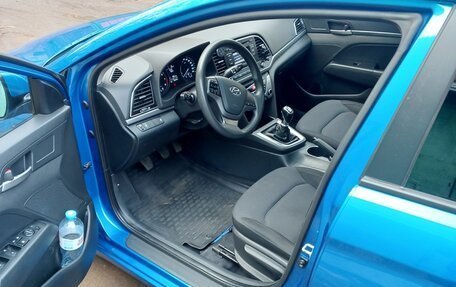 Hyundai Elantra VI рестайлинг, 2017 год, 1 050 000 рублей, 5 фотография
