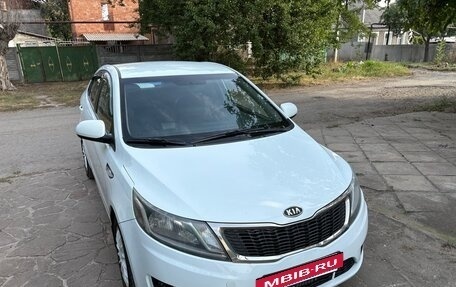 KIA Rio III рестайлинг, 2011 год, 840 000 рублей, 2 фотография
