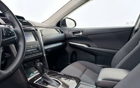Toyota Camry, 2016 год, 1 888 000 рублей, 17 фотография