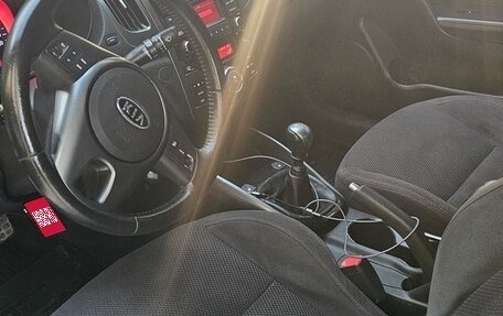KIA Cerato III, 2011 год, 700 000 рублей, 1 фотография