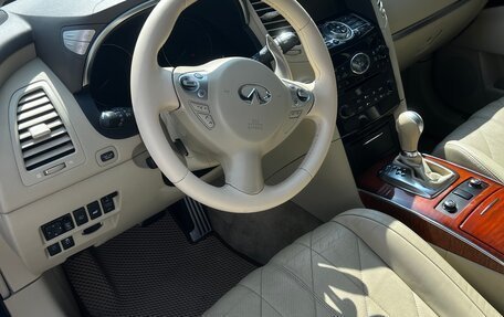 Infiniti QX70, 2014 год, 1 700 000 рублей, 6 фотография