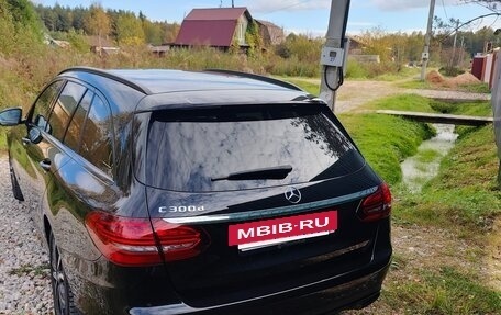 Mercedes-Benz C-Класс, 2019 год, 2 600 000 рублей, 4 фотография