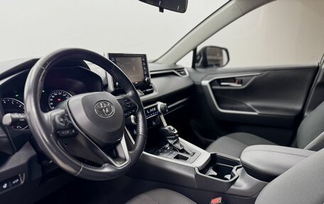 Toyota RAV4, 2019 год, 2 970 000 рублей, 11 фотография