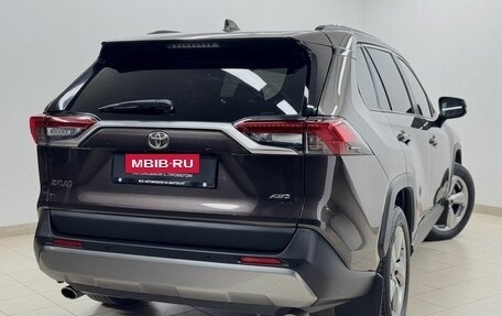 Toyota RAV4, 2019 год, 2 970 000 рублей, 6 фотография
