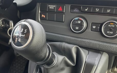 Volkswagen Caravelle T6 рестайлинг, 2018 год, 2 680 000 рублей, 7 фотография