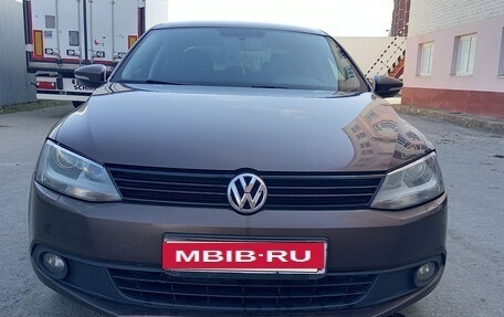 Volkswagen Jetta VI, 2014 год, 980 000 рублей, 1 фотография