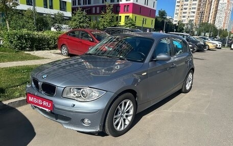 BMW 1 серия, 2007 год, 750 000 рублей, 2 фотография