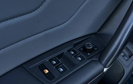 Volkswagen Tiguan II, 2021 год, 3 980 000 рублей, 17 фотография