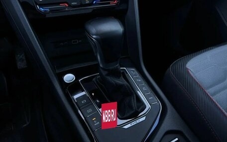Volkswagen Tiguan II, 2021 год, 3 980 000 рублей, 16 фотография
