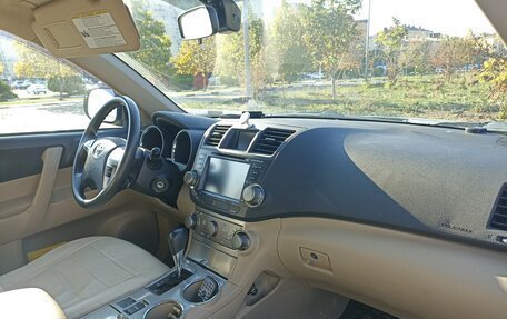 Toyota Highlander III, 2011 год, 1 600 000 рублей, 5 фотография