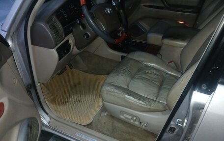 Toyota Land Cruiser 100 рестайлинг 2, 2001 год, 900 000 рублей, 8 фотография