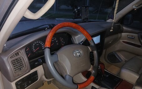 Toyota Land Cruiser 100 рестайлинг 2, 2001 год, 900 000 рублей, 7 фотография