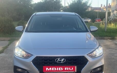 Hyundai Solaris II рестайлинг, 2018 год, 1 228 000 рублей, 2 фотография