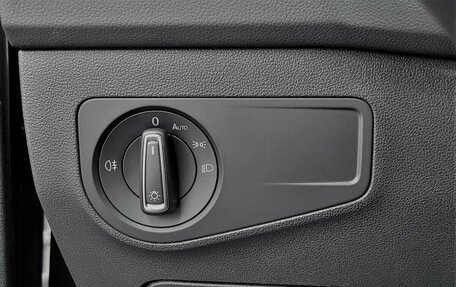 Volkswagen Tiguan II, 2021 год, 2 390 000 рублей, 8 фотография