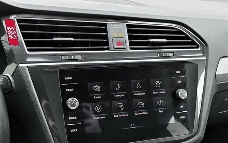 Volkswagen Tiguan II, 2021 год, 2 390 000 рублей, 7 фотография