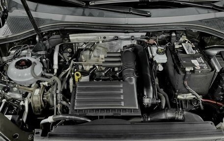 Volkswagen Tiguan II, 2021 год, 2 390 000 рублей, 14 фотография