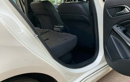 Mercedes-Benz A-Класс, 2015 год, 1 250 000 рублей, 16 фотография
