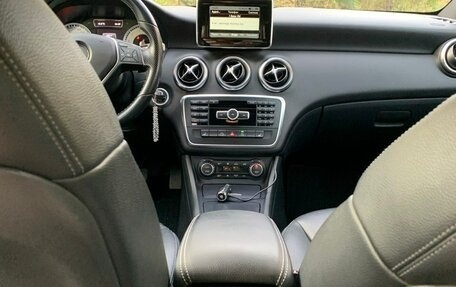 Mercedes-Benz A-Класс, 2015 год, 1 250 000 рублей, 15 фотография