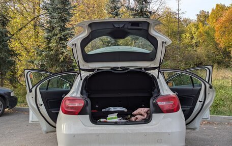 Mercedes-Benz A-Класс, 2015 год, 1 250 000 рублей, 24 фотография