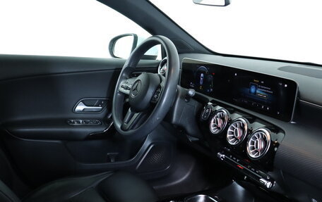 Mercedes-Benz A-Класс, 2018 год, 2 190 000 рублей, 11 фотография