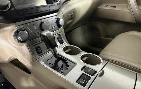 Toyota Highlander III, 2010 год, 1 300 000 рублей, 13 фотография