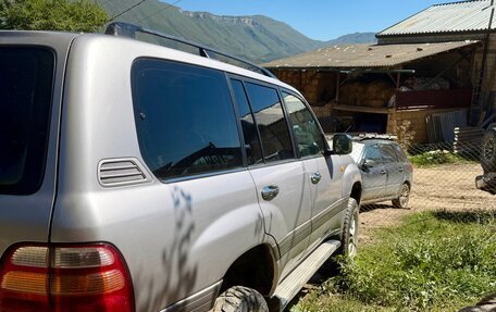 Toyota Land Cruiser 100 рестайлинг 2, 2001 год, 1 900 000 рублей, 2 фотография