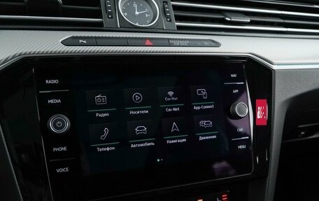 Volkswagen Passat B8 рестайлинг, 2017 год, 3 197 090 рублей, 16 фотография