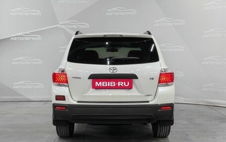 Toyota Highlander III, 2012 год, 2 350 000 рублей, 4 фотография