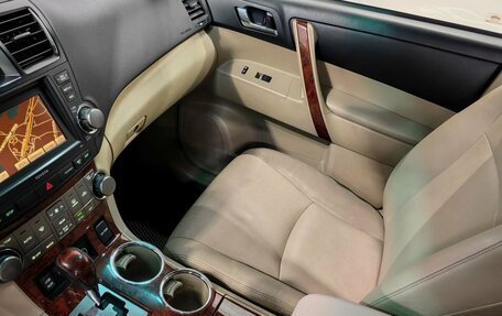 Toyota Highlander III, 2012 год, 2 350 000 рублей, 13 фотография