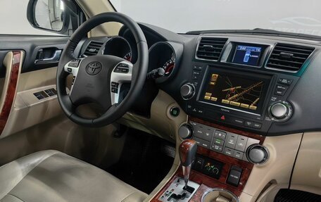 Toyota Highlander III, 2012 год, 2 350 000 рублей, 14 фотография
