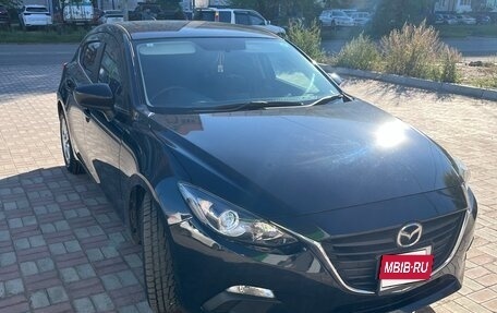 Mazda Axela, 2015 год, 1 050 000 рублей, 1 фотография