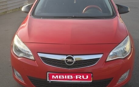 Opel Astra J, 2012 год, 590 000 рублей, 1 фотография