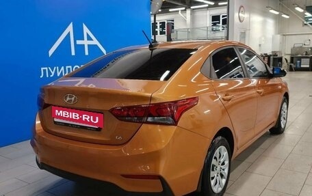 Hyundai Solaris II рестайлинг, 2017 год, 1 299 000 рублей, 5 фотография