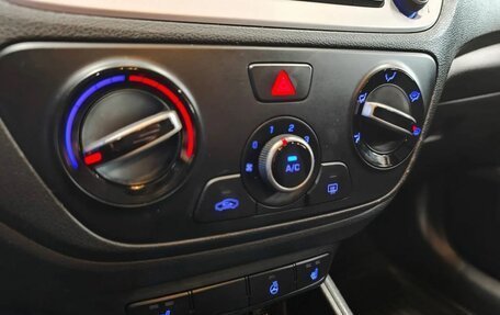 Hyundai Solaris II рестайлинг, 2017 год, 1 299 000 рублей, 14 фотография