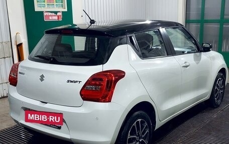 Suzuki Swift V, 2022 год, 1 650 000 рублей, 3 фотография