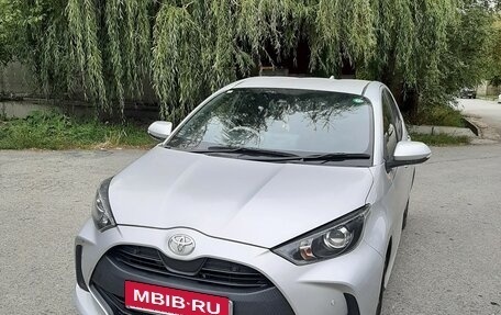 Toyota Yaris, 2020 год, 876 000 рублей, 1 фотография