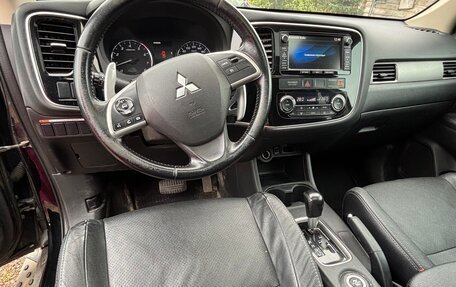 Mitsubishi Outlander III рестайлинг 3, 2014 год, 1 600 000 рублей, 6 фотография