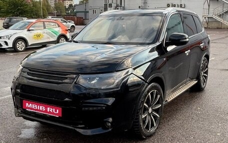 Mitsubishi Outlander III рестайлинг 3, 2014 год, 1 600 000 рублей, 2 фотография