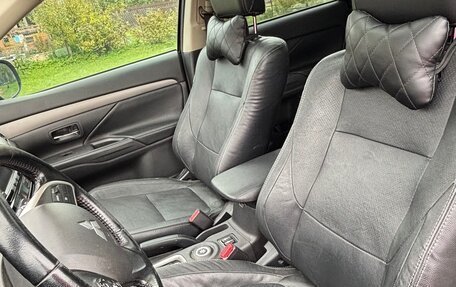 Mitsubishi Outlander III рестайлинг 3, 2014 год, 1 600 000 рублей, 8 фотография
