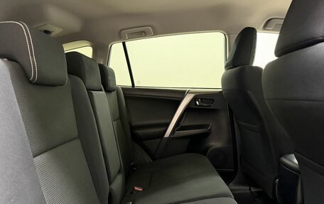 Toyota RAV4, 2018 год, 2 800 000 рублей, 13 фотография