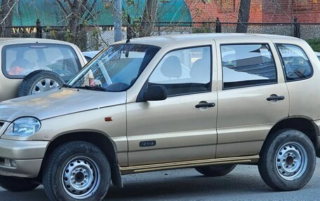 Chevrolet Niva I рестайлинг, 2004 год, 340 000 рублей, 3 фотография