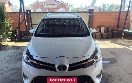 Toyota Verso I, 2013 год, 1 450 000 рублей, 1 фотография