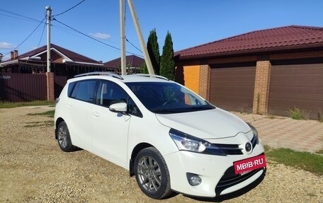 Toyota Verso I, 2013 год, 1 450 000 рублей, 22 фотография