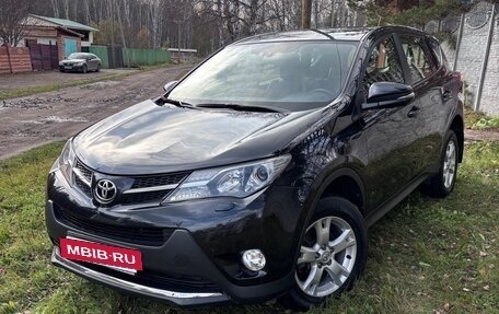 Toyota RAV4, 2013 год, 1 790 000 рублей, 2 фотография