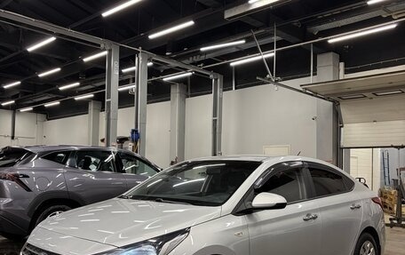 Hyundai Solaris II рестайлинг, 2017 год, 800 000 рублей, 1 фотография