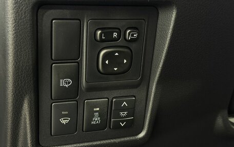 Toyota Land Cruiser Prado 150 рестайлинг 2, 2015 год, 2 989 000 рублей, 12 фотография