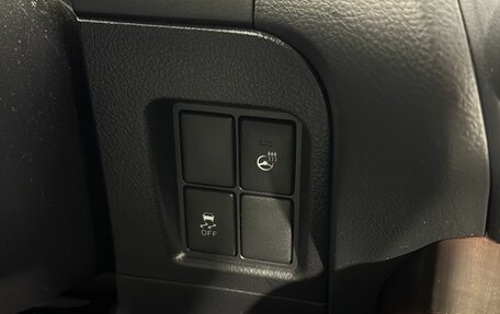 Toyota Land Cruiser Prado 150 рестайлинг 2, 2015 год, 2 989 000 рублей, 14 фотография