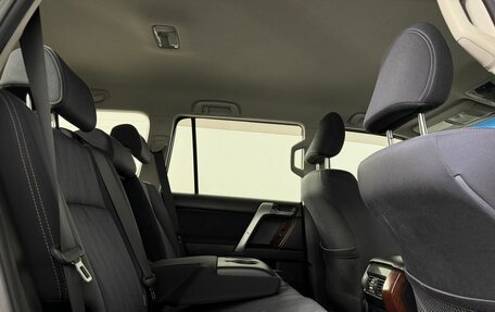 Toyota Land Cruiser Prado 150 рестайлинг 2, 2015 год, 2 989 000 рублей, 21 фотография